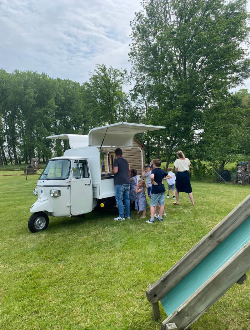 Vespa-ijswagen van Onze Goesting